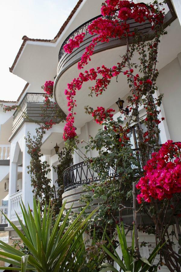 Villa Virozi Sarti Exterior photo